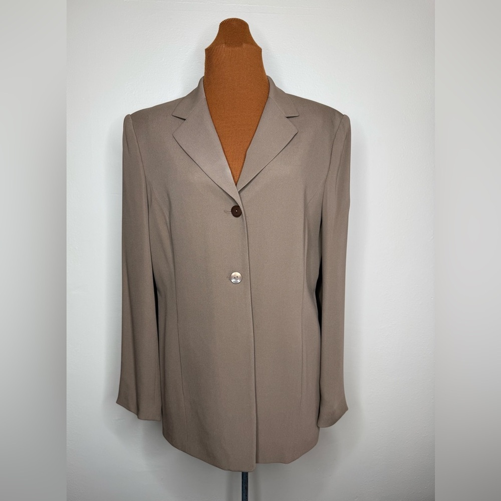 Talbots Silk Classic Two Button Tan Blazer Pockets Size 12 - Picture 1 of 9